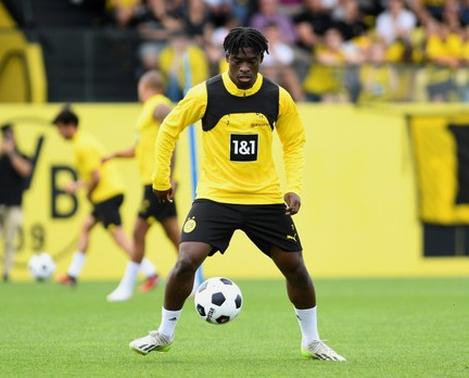 Na de Strijd: Borussia Dortmund’s Wetenschap van Herstel en Voeding