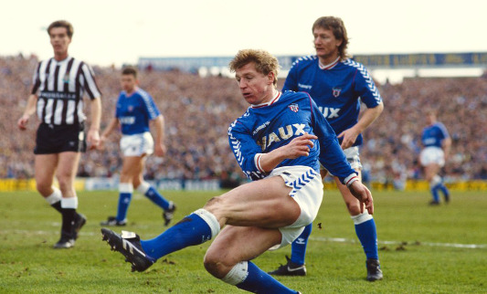 Van Crisis naar Triomf: Everton’s 5-0 Winst Tegen Sunderland in 1990
